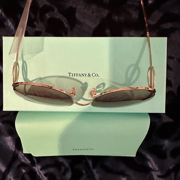 Tiffany round shaped sunglasses. Authentic - Picture 6 of 7